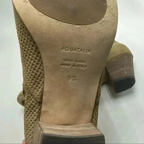 Aquatalia tan suede ankle short bootie side zip, buckle accent size 9.5 - Picture 8 of 9